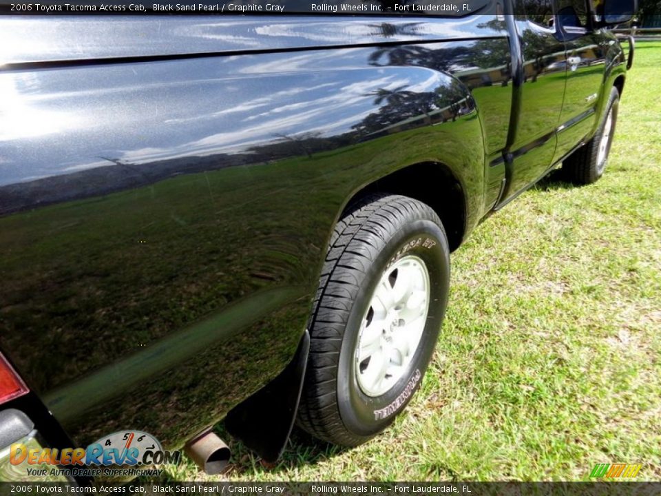 2006 Toyota Tacoma Access Cab Black Sand Pearl / Graphite Gray Photo #21