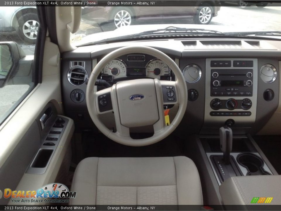 2013 Ford Expedition XLT 4x4 Oxford White / Stone Photo #8