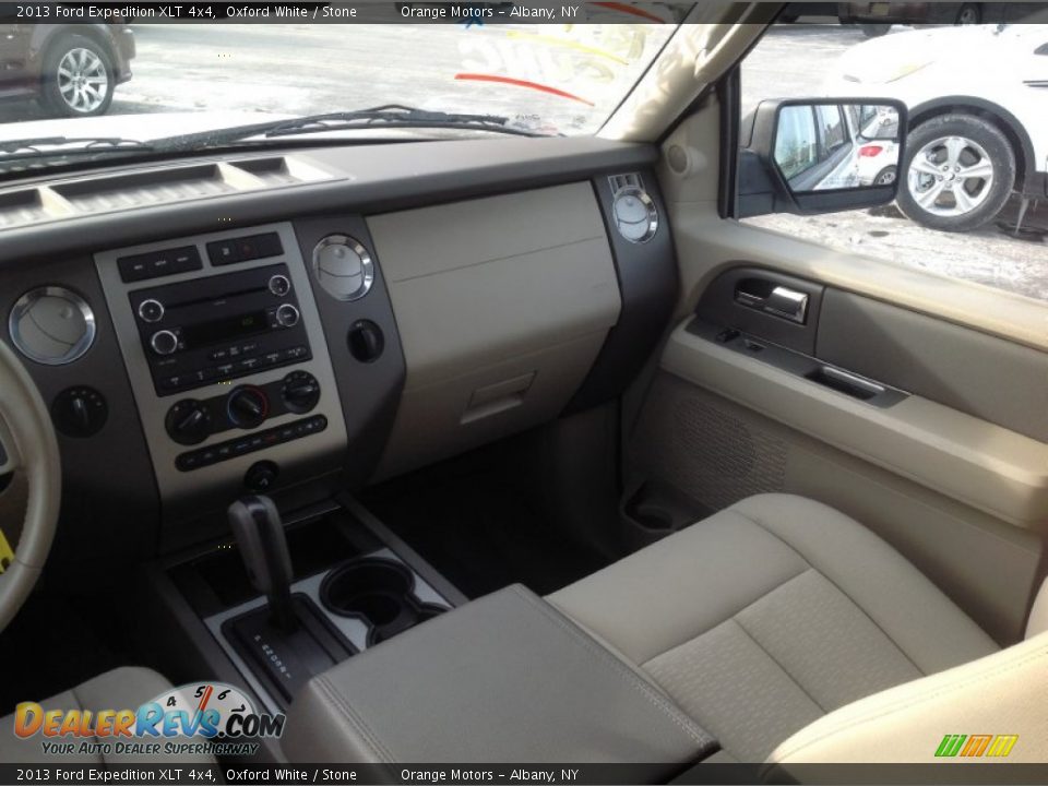 2013 Ford Expedition XLT 4x4 Oxford White / Stone Photo #9