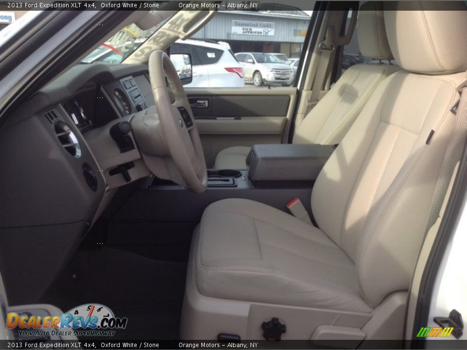 2013 Ford Expedition XLT 4x4 Oxford White / Stone Photo #16