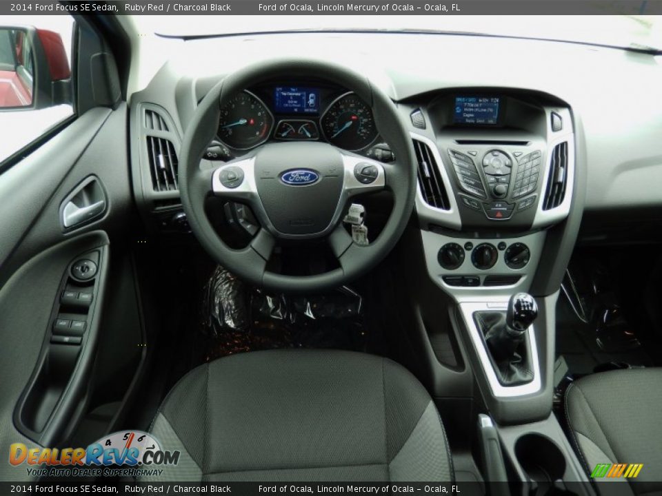 2014 Ford Focus SE Sedan Ruby Red / Charcoal Black Photo #8