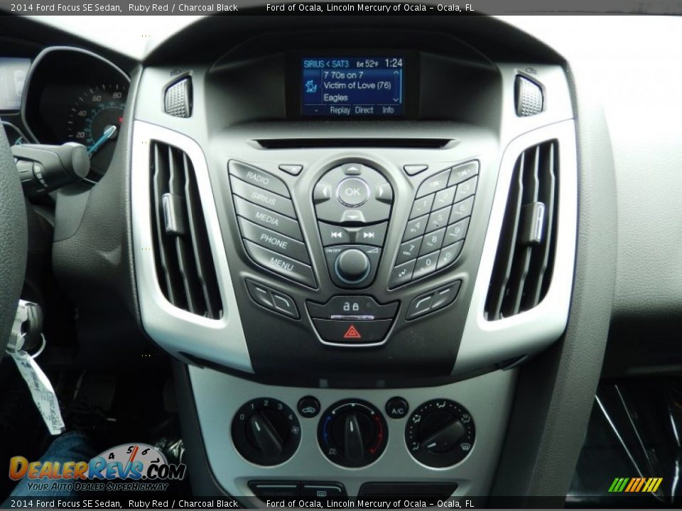2014 Ford Focus SE Sedan Ruby Red / Charcoal Black Photo #10