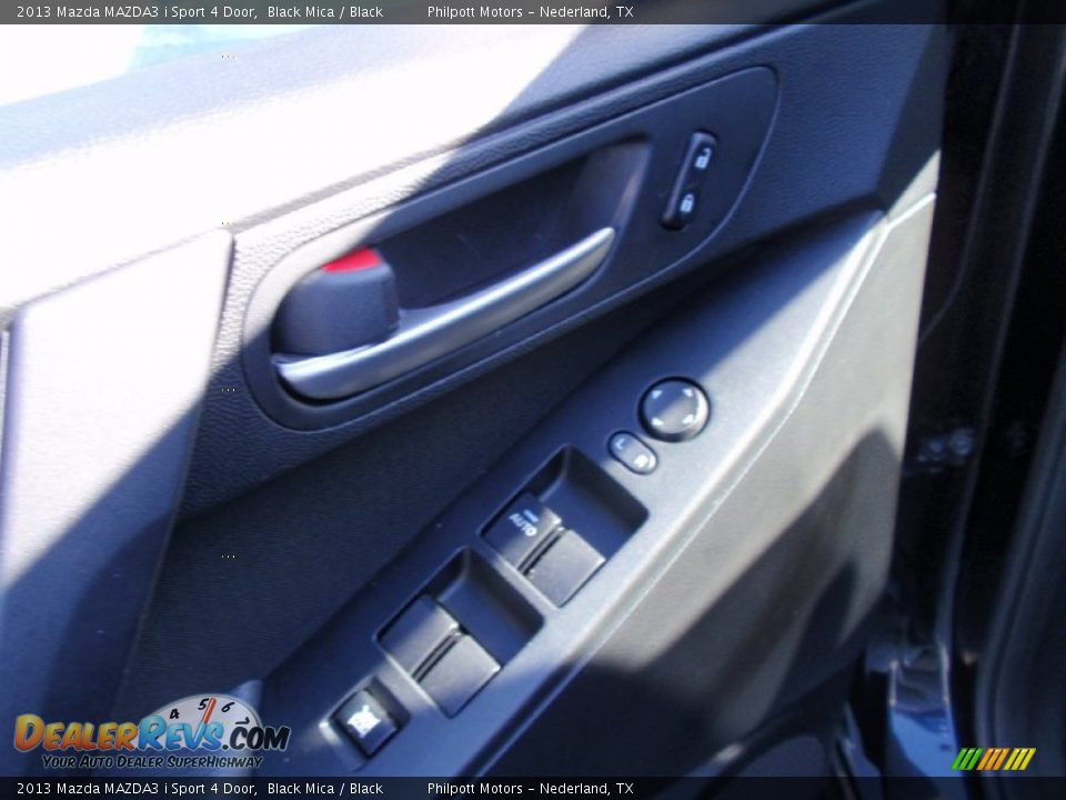 2013 Mazda MAZDA3 i Sport 4 Door Black Mica / Black Photo #32