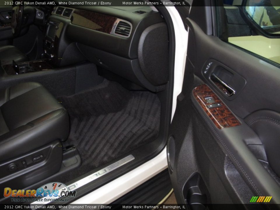2012 GMC Yukon Denali AWD White Diamond Tricoat / Ebony Photo #21