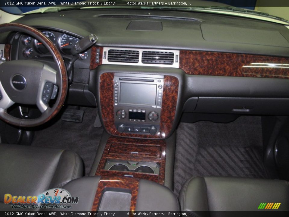 2012 GMC Yukon Denali AWD White Diamond Tricoat / Ebony Photo #24