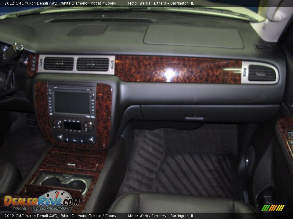 2012 GMC Yukon Denali AWD White Diamond Tricoat / Ebony Photo #25