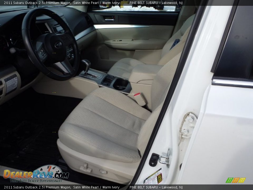 2011 Subaru Outback 2.5i Premium Wagon Satin White Pearl / Warm Ivory Photo #13