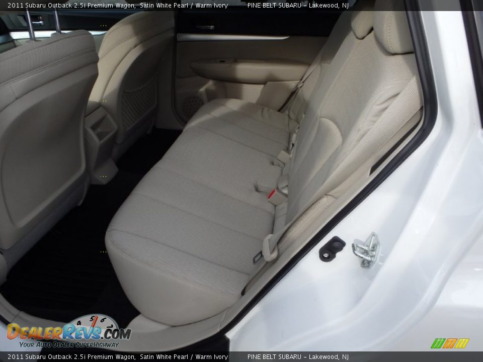 2011 Subaru Outback 2.5i Premium Wagon Satin White Pearl / Warm Ivory Photo #14