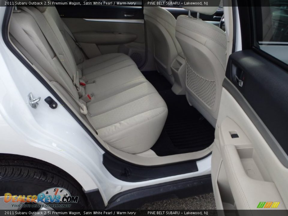 2011 Subaru Outback 2.5i Premium Wagon Satin White Pearl / Warm Ivory Photo #15