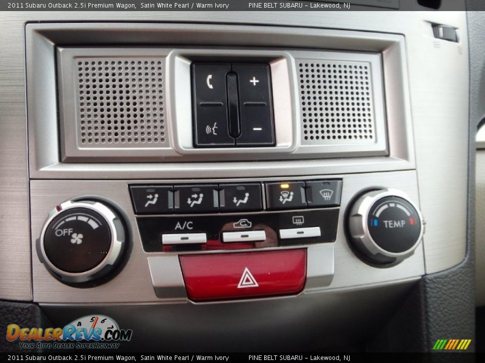 2011 Subaru Outback 2.5i Premium Wagon Satin White Pearl / Warm Ivory Photo #18