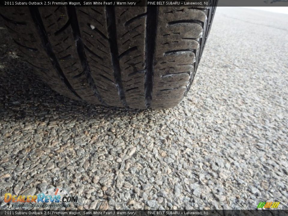 2011 Subaru Outback 2.5i Premium Wagon Satin White Pearl / Warm Ivory Photo #22