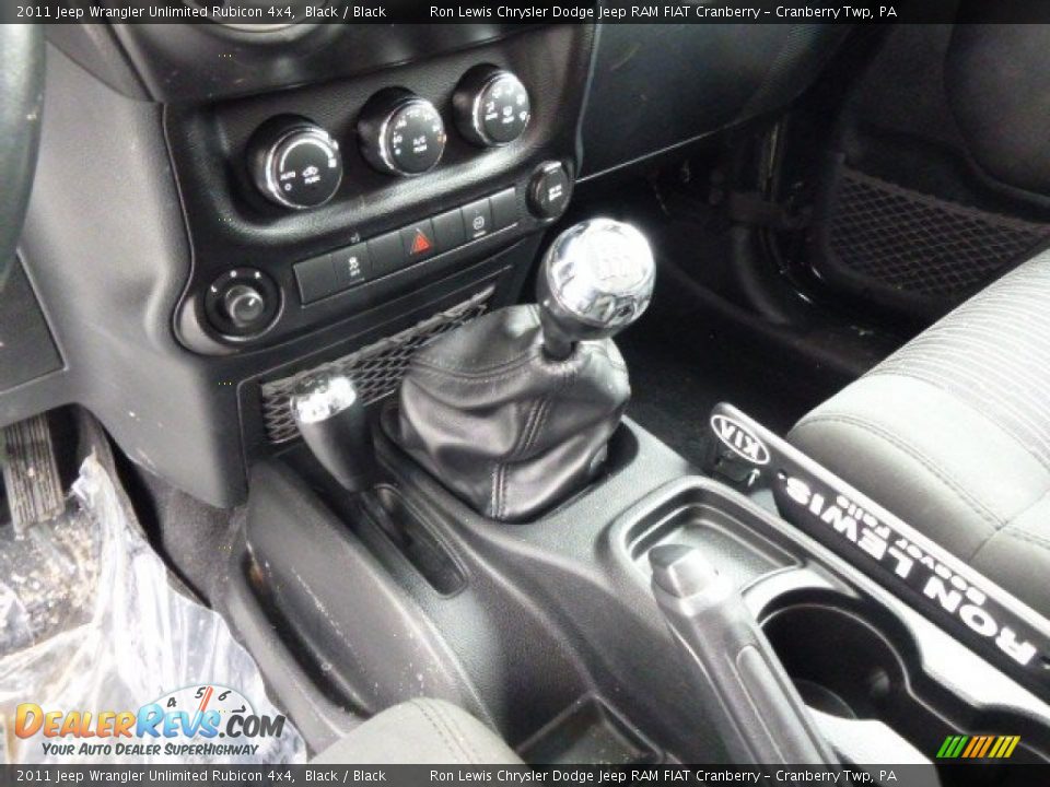 2011 Jeep Wrangler Unlimited Rubicon 4x4 Black / Black Photo #17