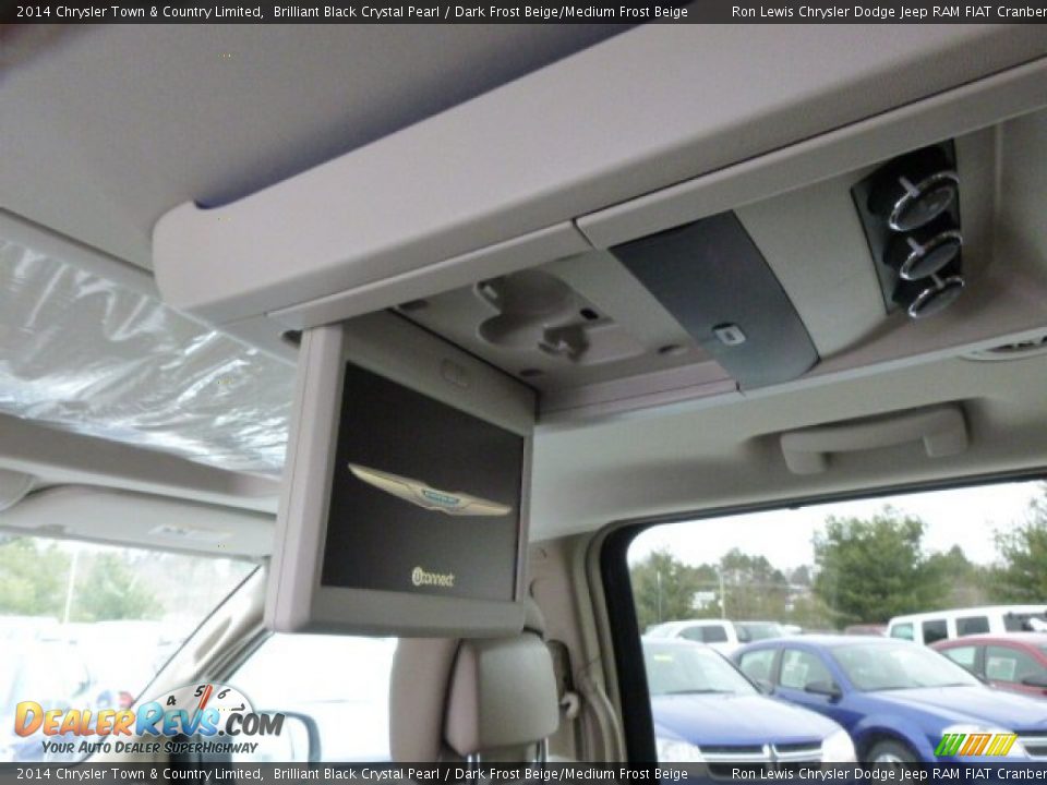 2014 Chrysler Town & Country Limited Brilliant Black Crystal Pearl / Dark Frost Beige/Medium Frost Beige Photo #14