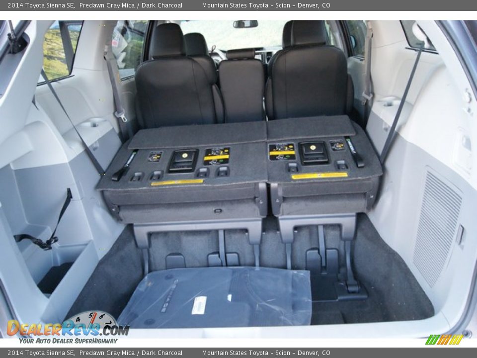 2014 Toyota Sienna SE Trunk Photo #9