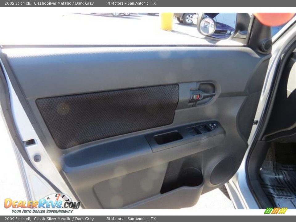 2009 Scion xB Classic Silver Metallic / Dark Gray Photo #10