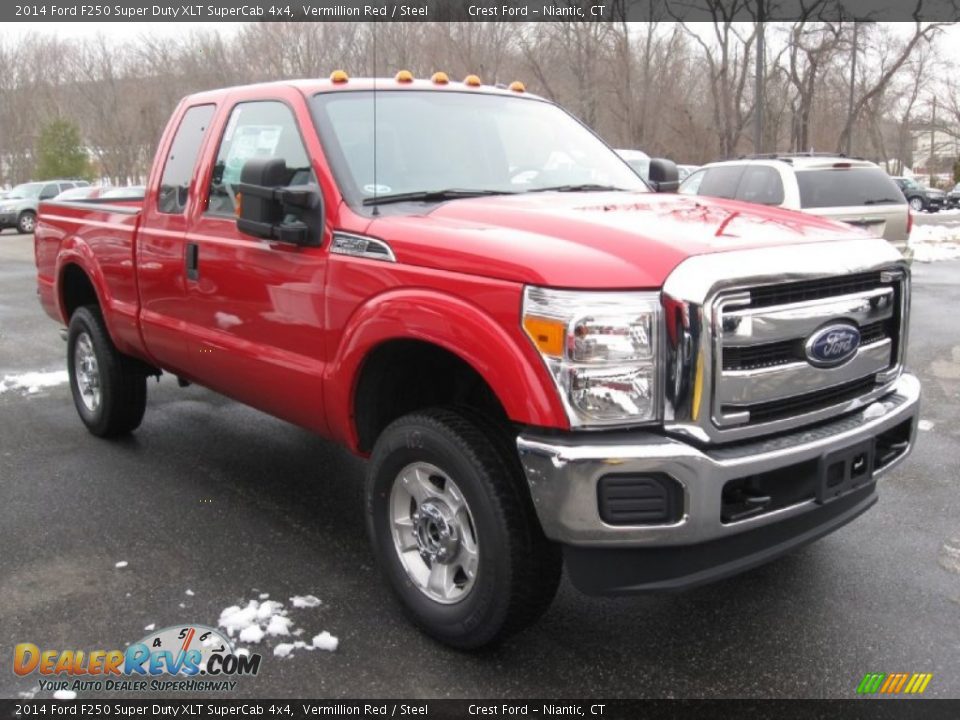 Front 3/4 View of 2014 Ford F250 Super Duty XLT SuperCab 4x4 Photo #1