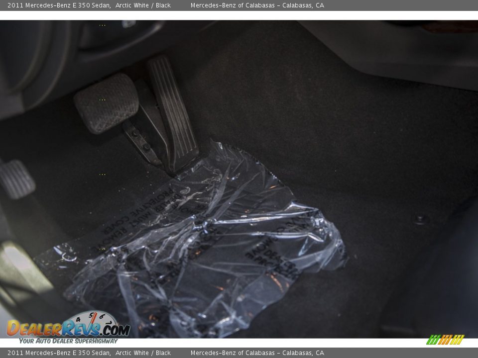 2011 Mercedes-Benz E 350 Sedan Arctic White / Black Photo #6