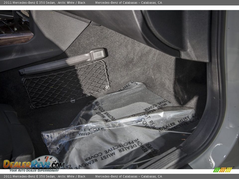 2011 Mercedes-Benz E 350 Sedan Arctic White / Black Photo #22