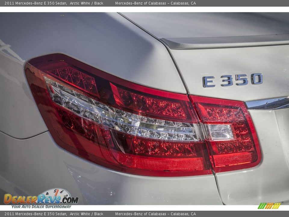 2011 Mercedes-Benz E 350 Sedan Arctic White / Black Photo #28