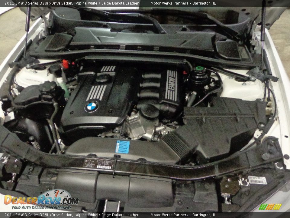 2011 BMW 3 Series 328i xDrive Sedan Alpine White / Beige Dakota Leather Photo #12
