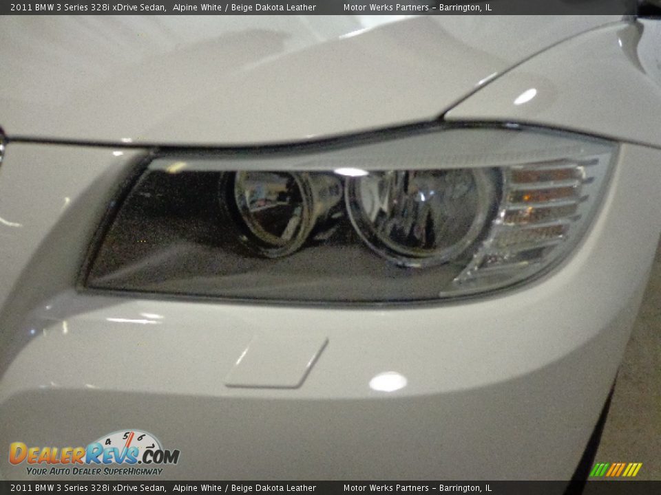 2011 BMW 3 Series 328i xDrive Sedan Alpine White / Beige Dakota Leather Photo #16