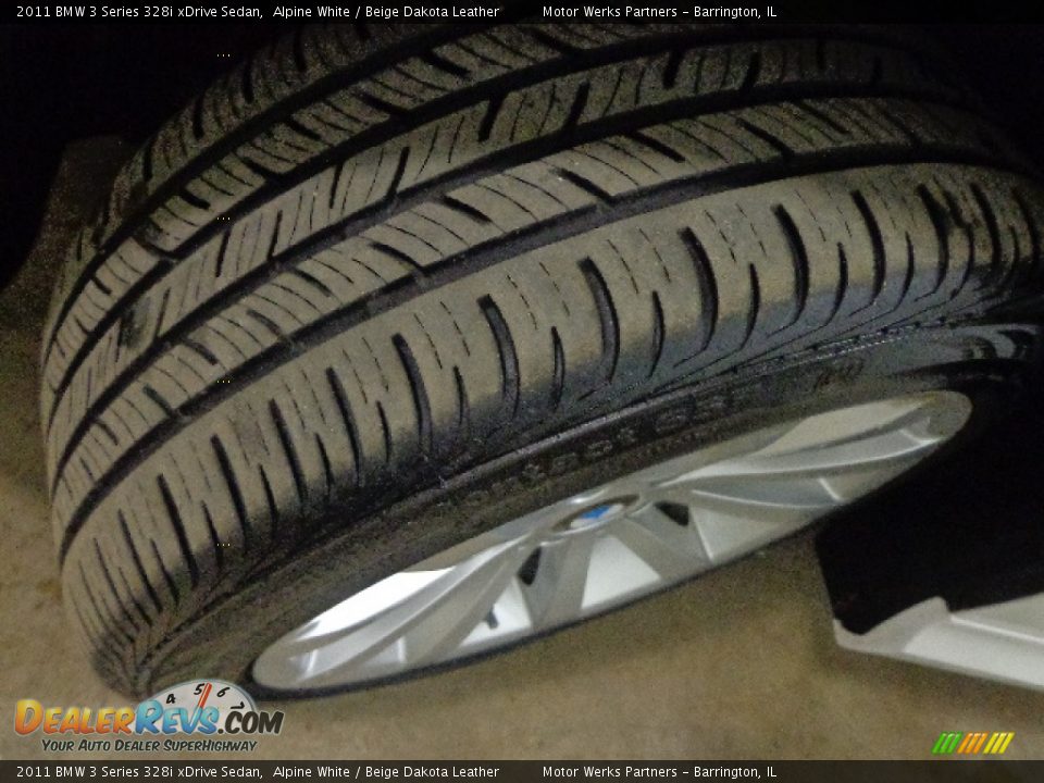 2011 BMW 3 Series 328i xDrive Sedan Alpine White / Beige Dakota Leather Photo #18