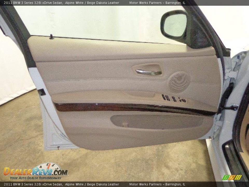 2011 BMW 3 Series 328i xDrive Sedan Alpine White / Beige Dakota Leather Photo #20