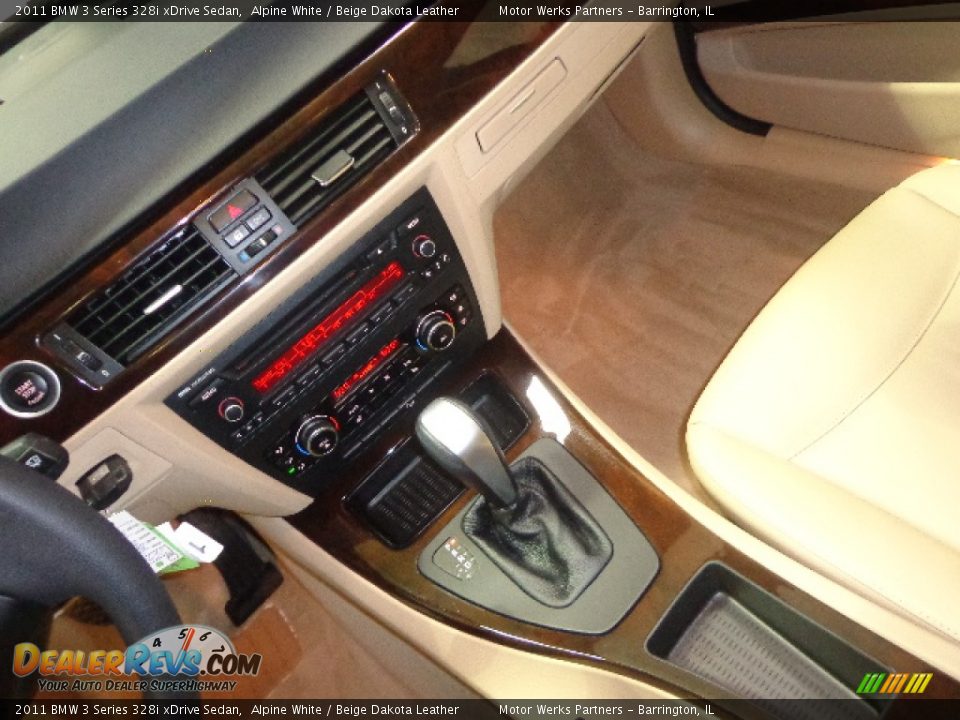 2011 BMW 3 Series 328i xDrive Sedan Alpine White / Beige Dakota Leather Photo #23