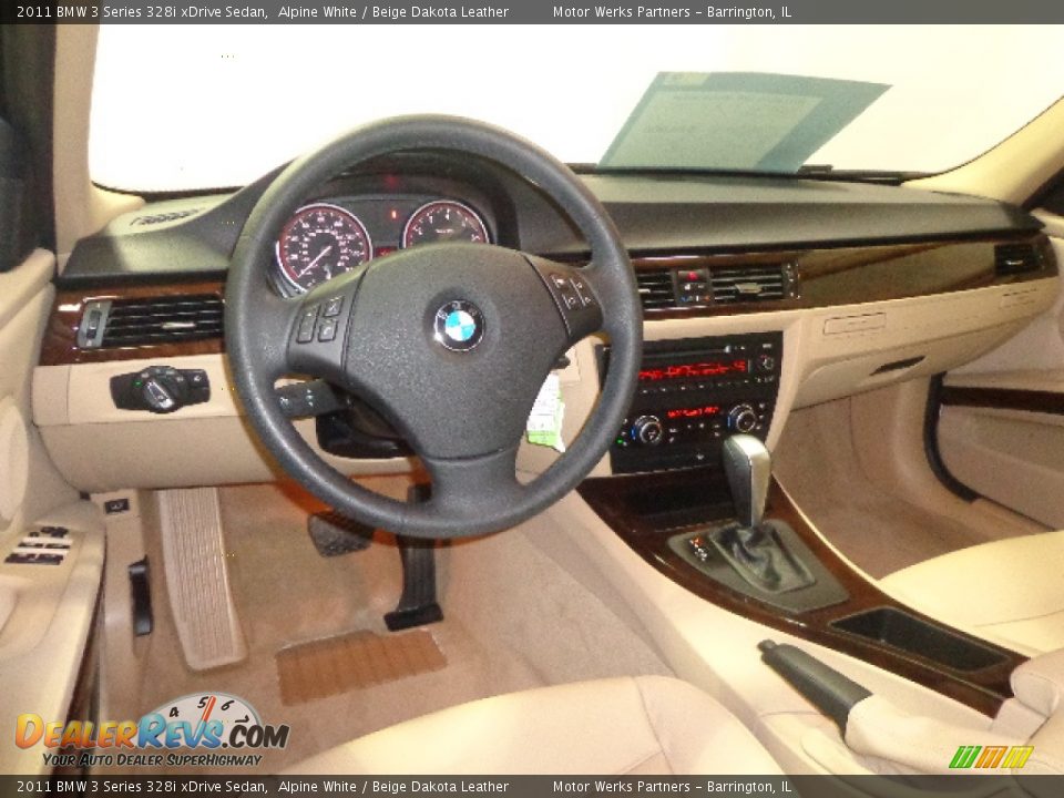 2011 BMW 3 Series 328i xDrive Sedan Alpine White / Beige Dakota Leather Photo #24