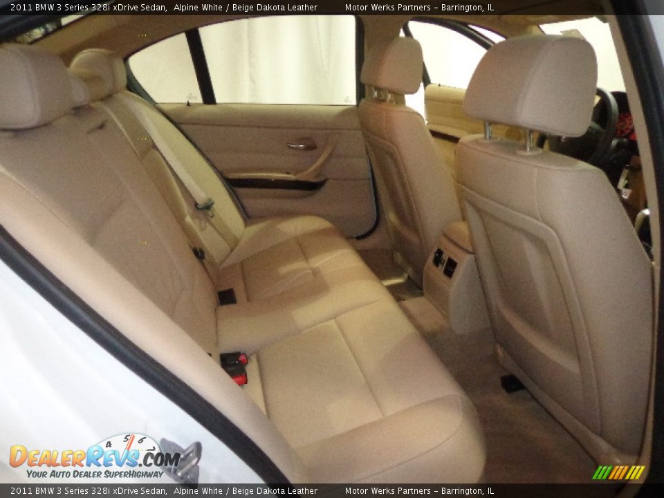 2011 BMW 3 Series 328i xDrive Sedan Alpine White / Beige Dakota Leather Photo #28