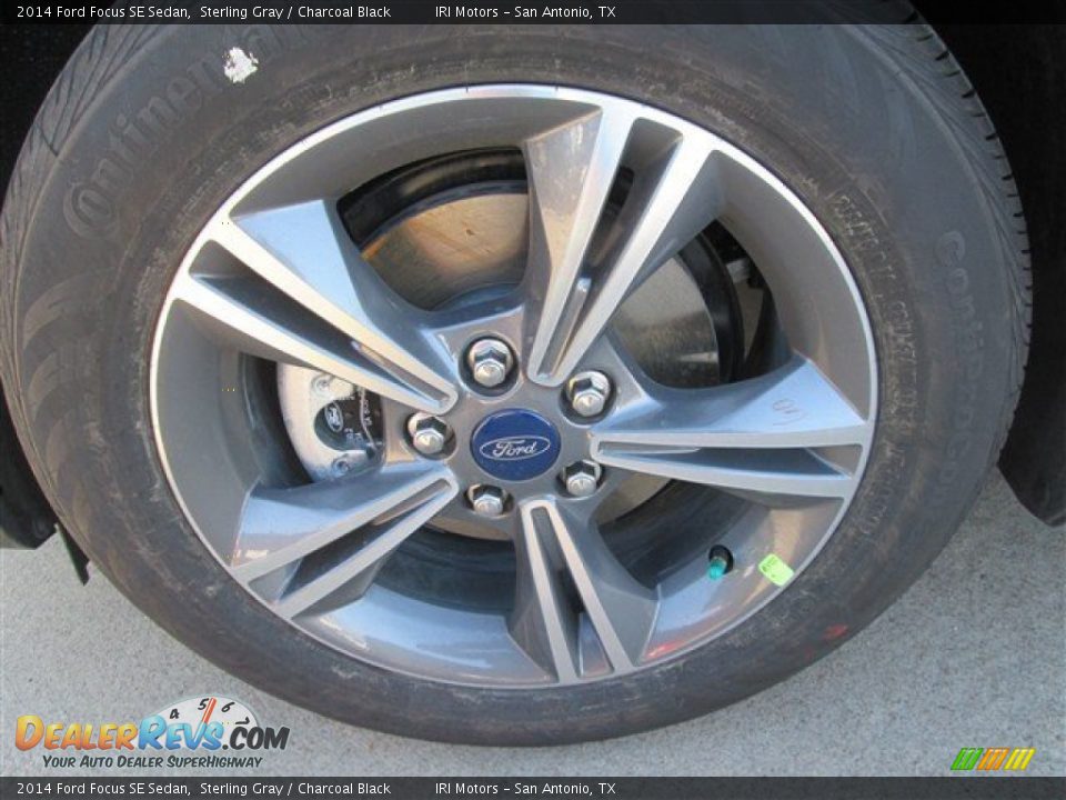 2014 Ford Focus SE Sedan Sterling Gray / Charcoal Black Photo #3