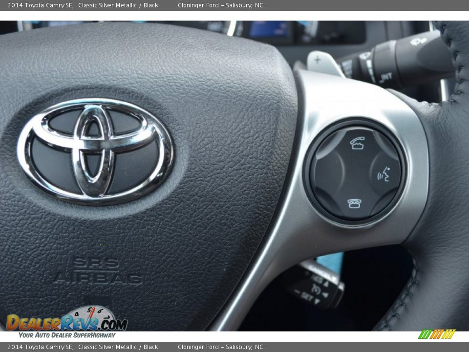 2014 Toyota Camry SE Classic Silver Metallic / Black Photo #17