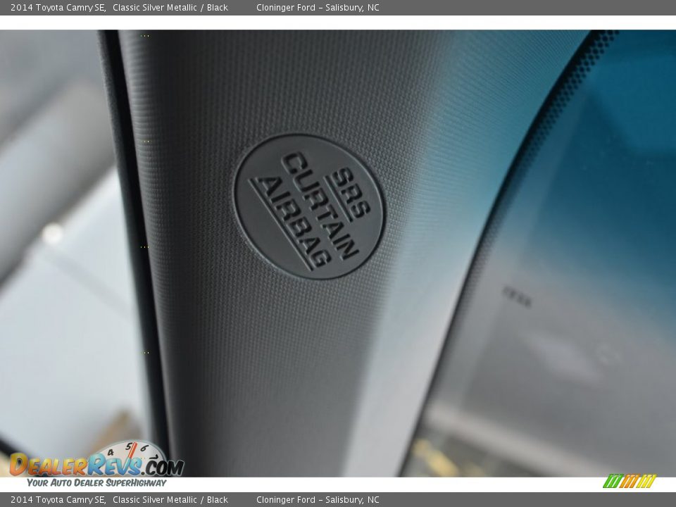 2014 Toyota Camry SE Classic Silver Metallic / Black Photo #20