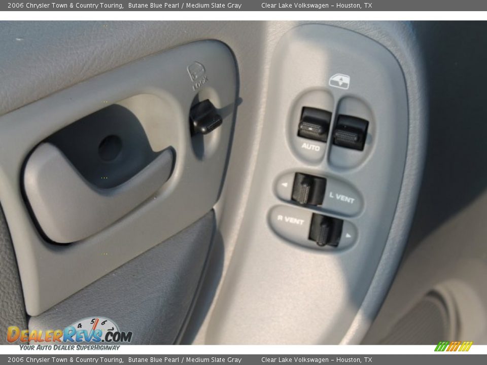 2006 Chrysler Town & Country Touring Butane Blue Pearl / Medium Slate Gray Photo #14