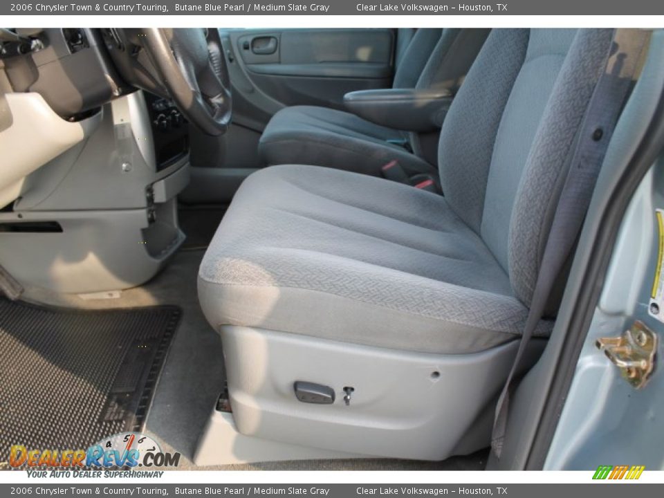 2006 Chrysler Town & Country Touring Butane Blue Pearl / Medium Slate Gray Photo #16