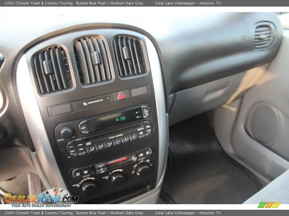 2006 Chrysler Town & Country Touring Butane Blue Pearl / Medium Slate Gray Photo #17