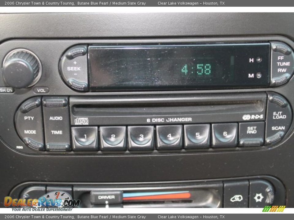 2006 Chrysler Town & Country Touring Butane Blue Pearl / Medium Slate Gray Photo #18