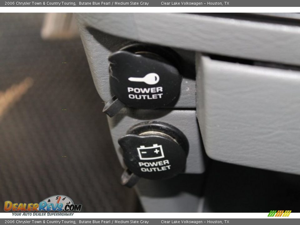 2006 Chrysler Town & Country Touring Butane Blue Pearl / Medium Slate Gray Photo #20
