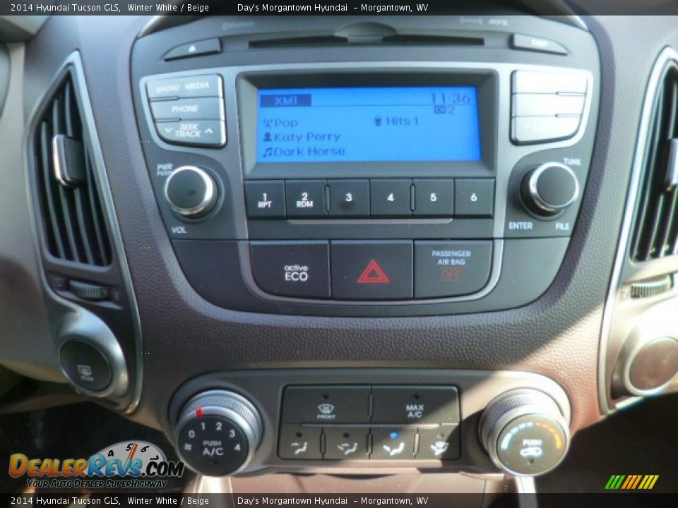 Controls of 2014 Hyundai Tucson GLS Photo #19