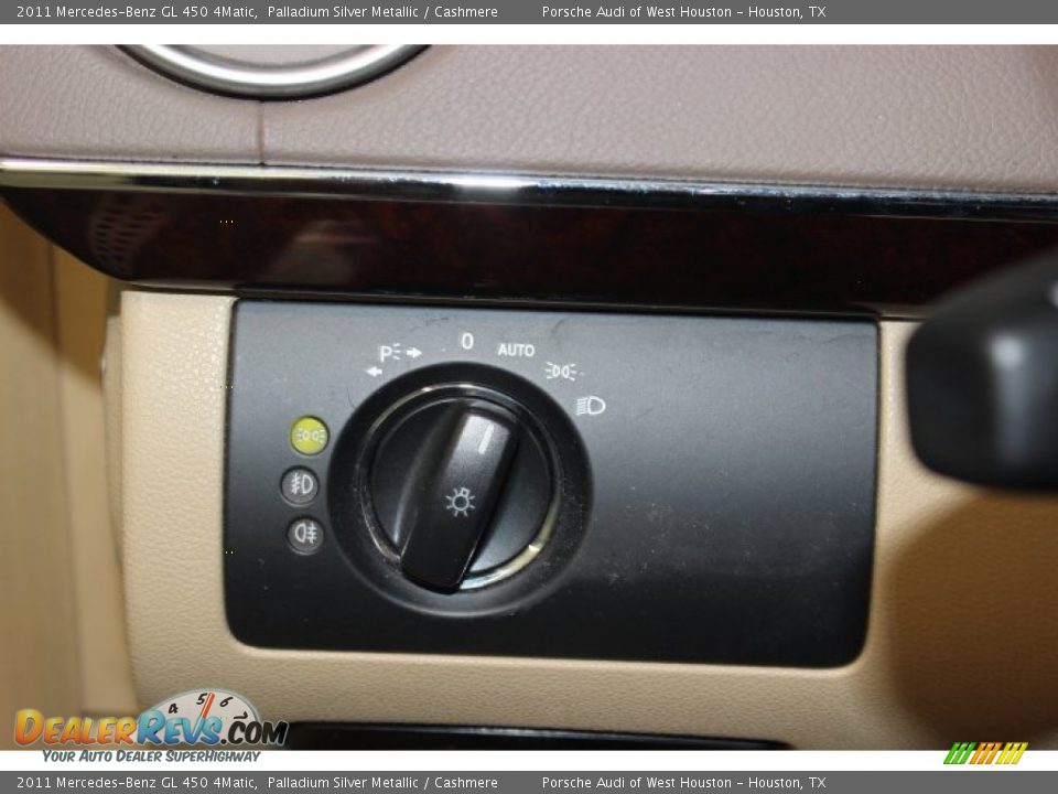 2011 Mercedes-Benz GL 450 4Matic Palladium Silver Metallic / Cashmere Photo #30