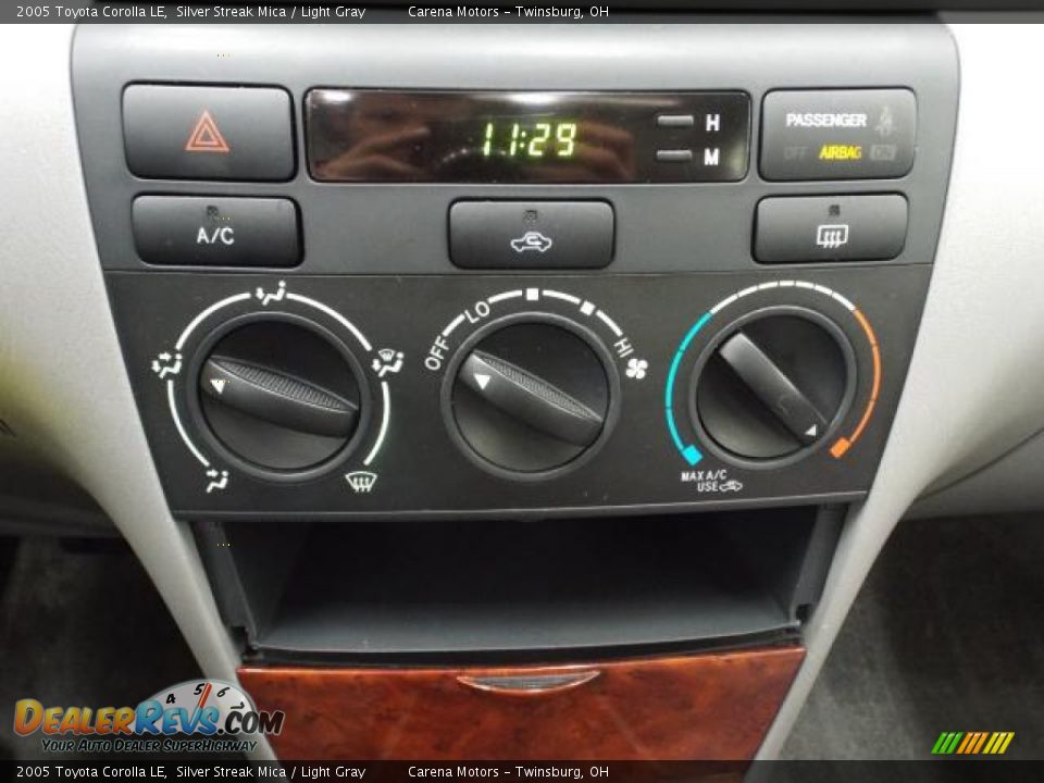 2005 Toyota Corolla LE Silver Streak Mica / Light Gray Photo #15