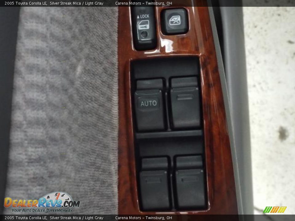 2005 Toyota Corolla LE Silver Streak Mica / Light Gray Photo #17