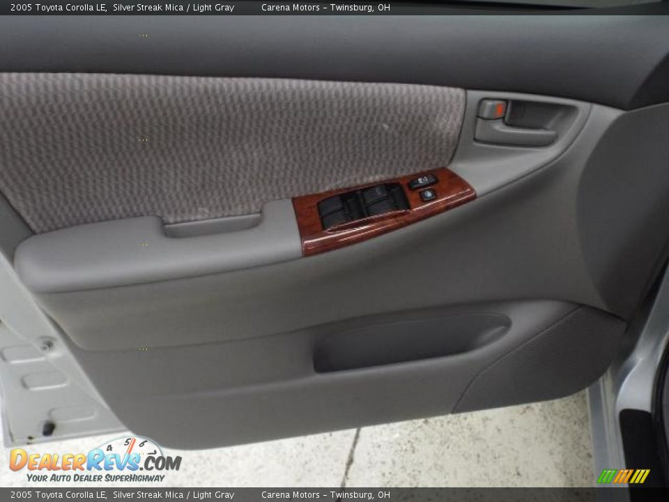 2005 Toyota Corolla LE Silver Streak Mica / Light Gray Photo #18