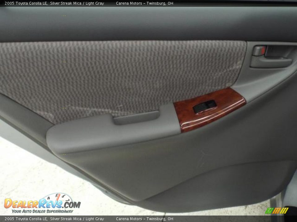 2005 Toyota Corolla LE Silver Streak Mica / Light Gray Photo #19