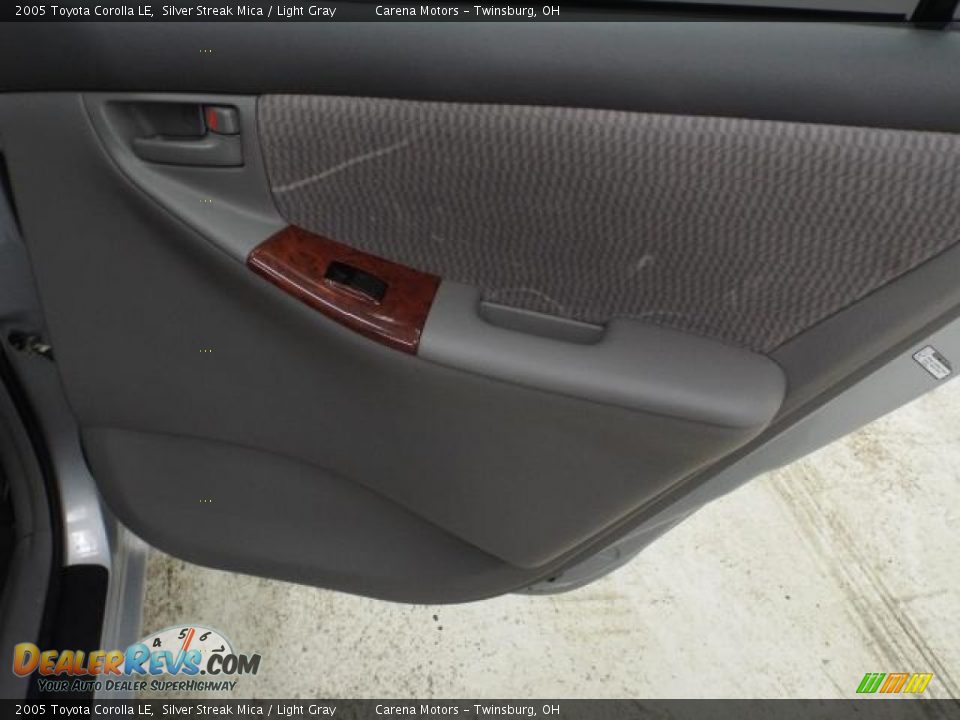 2005 Toyota Corolla LE Silver Streak Mica / Light Gray Photo #22