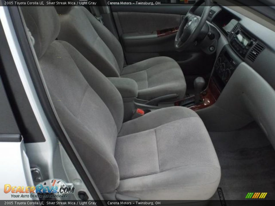 2005 Toyota Corolla LE Silver Streak Mica / Light Gray Photo #23