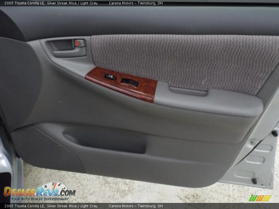 2005 Toyota Corolla LE Silver Streak Mica / Light Gray Photo #25