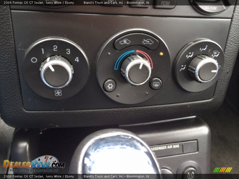 Controls of 2006 Pontiac G6 GT Sedan Photo #19