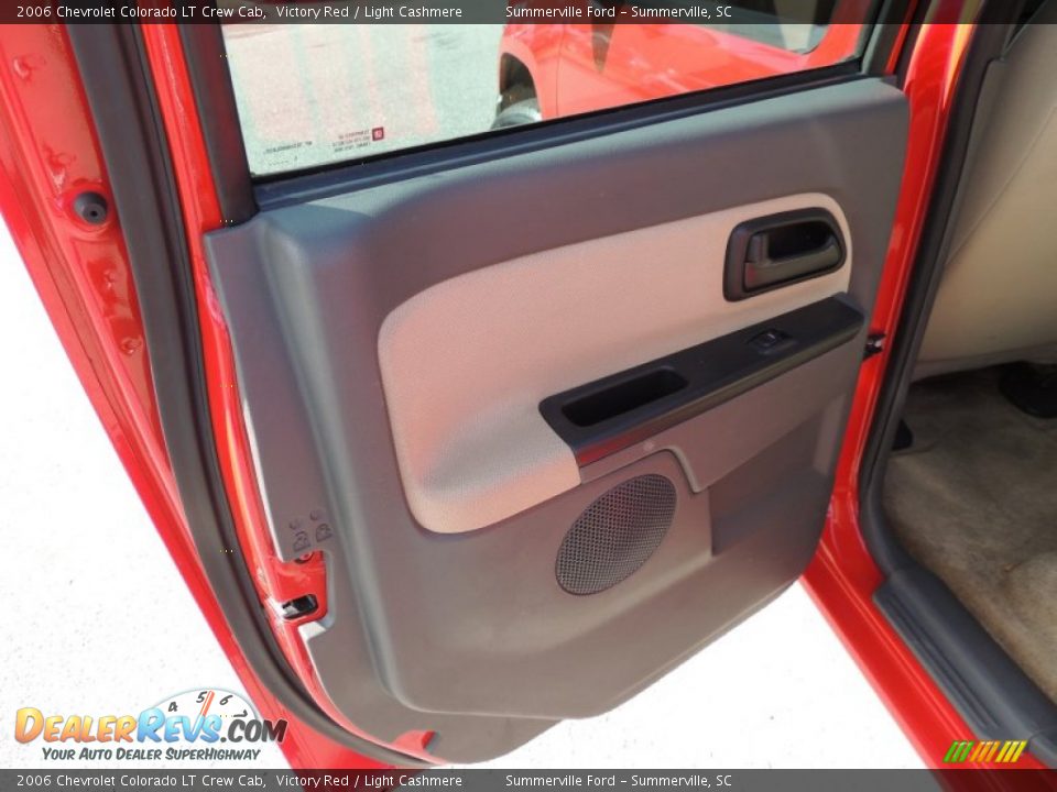 2006 Chevrolet Colorado LT Crew Cab Victory Red / Light Cashmere Photo #7