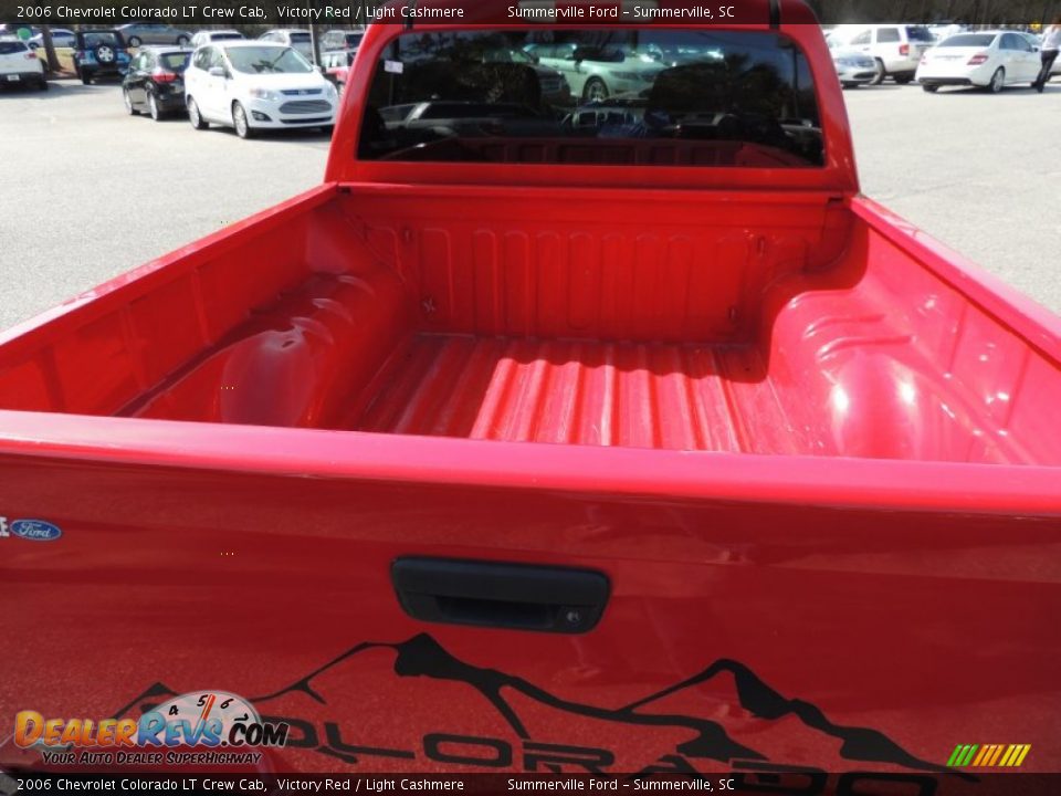 2006 Chevrolet Colorado LT Crew Cab Victory Red / Light Cashmere Photo #14